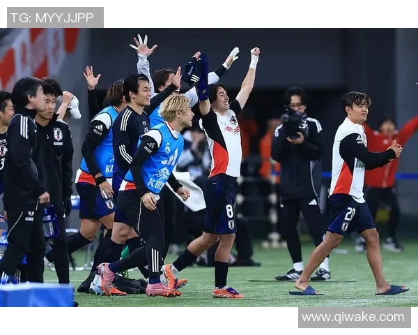 日本足球明星下跪视频引发热议背后的故事与情感解析